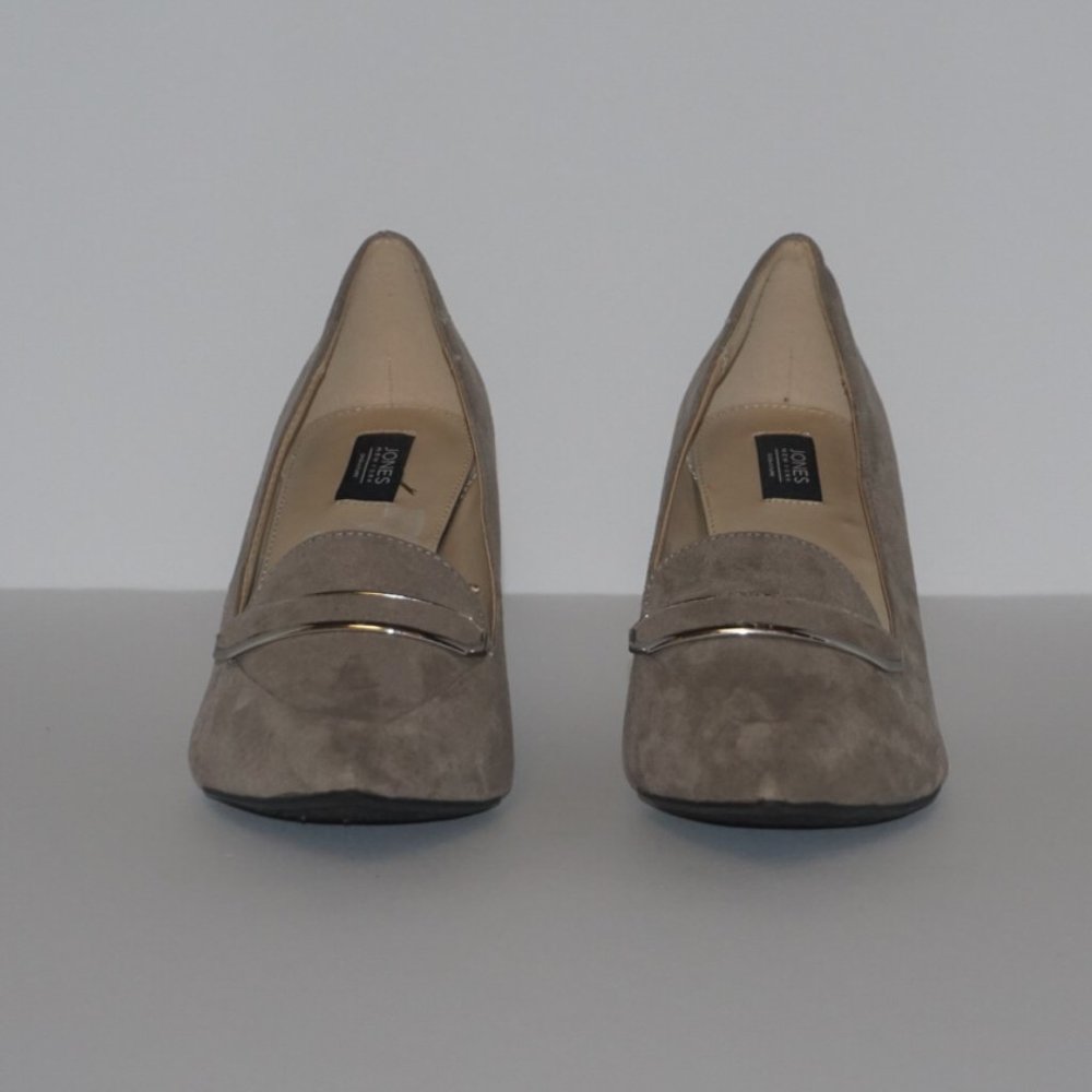 Very Comfortable Suede Pumps